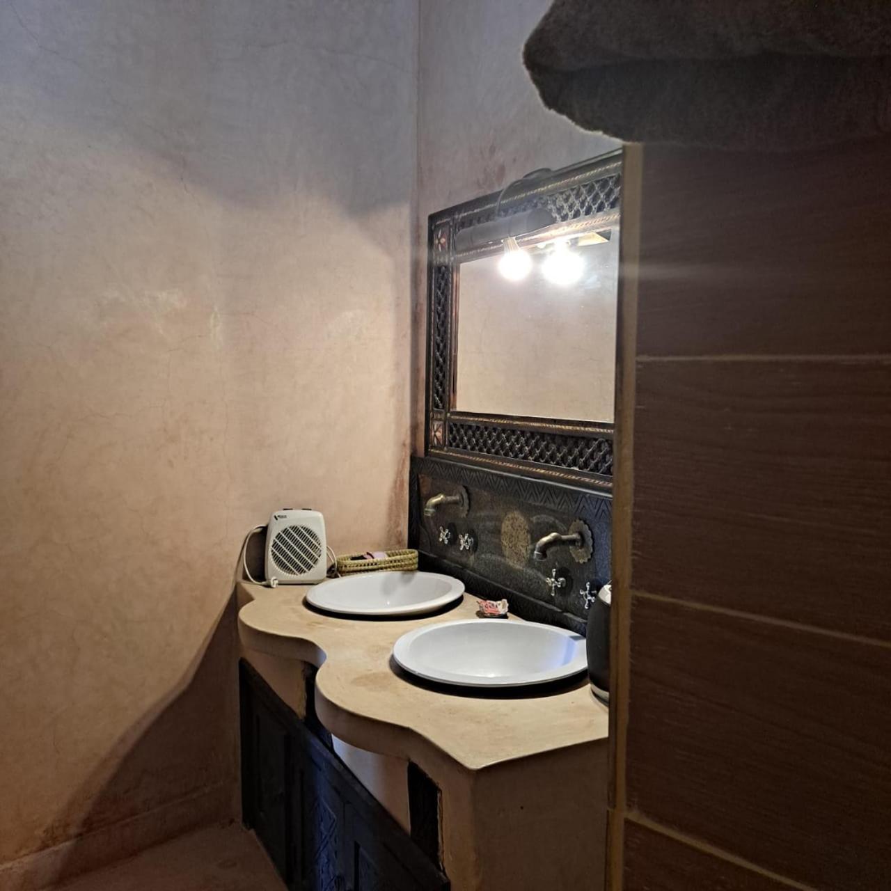 Riad Kasbah Omar Urika Kültér fotó