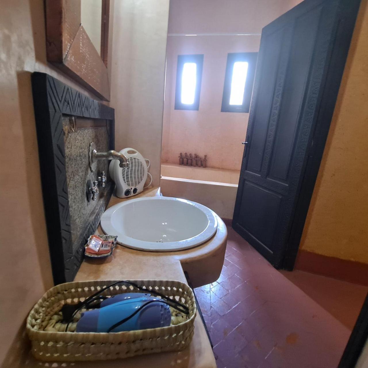 Riad Kasbah Omar Urika Kültér fotó